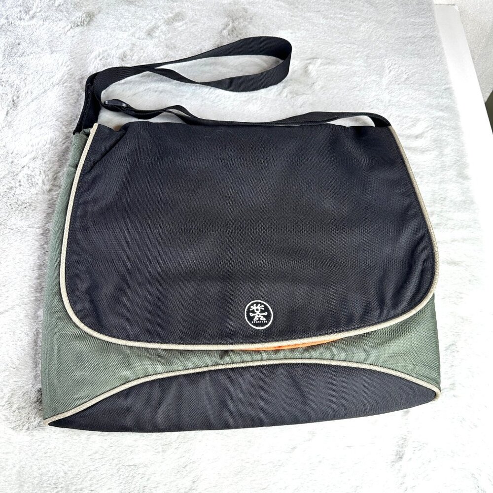 Crumpler McBain's Baby‎ XL Laptop Camera Shoulder Cross Bag Green Black Strap